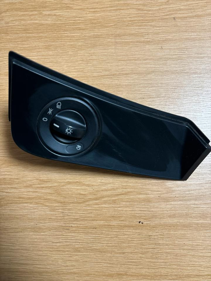 Mercedes-Benz Atego Lichtschalter A0015453304 - Електрическа система за Камион: снимка 1 Mercedes-Benz Atego Lichtschalter A0015453304 - Електрическа система за Камион: снимка 1