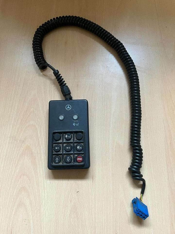 Mercedes Benz Bediengerät Fernbedienung Luftfederung 0005457413 - Въздушно окачване за Камион: снимка 1 Mercedes Benz Bediengerät Fernbedienung Luftfederung 0005457413 - Въздушно окачване за Камион: снимка 1