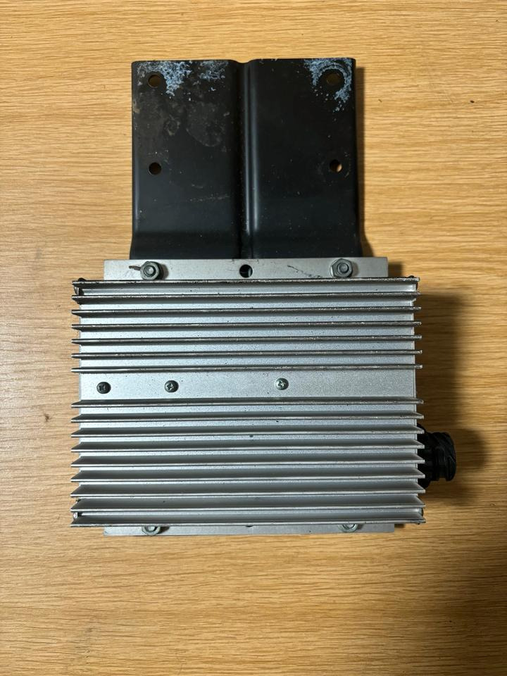 Mercedes-Benz Spannungswandler 12V 24V A002 542 65 25 - Електрическа система за Камион: снимка 2 Mercedes-Benz Spannungswandler 12V 24V A002 542 65 25 - Електрическа система за Камион: снимка 2