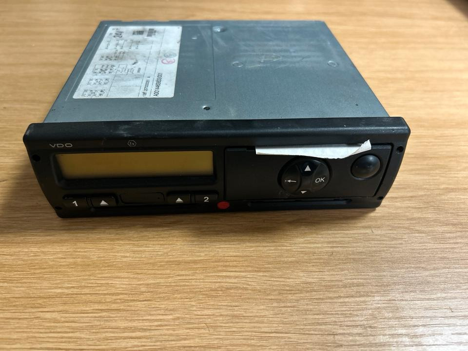 Mercedes-Benz Tachograph A0014463833 - Тахограф за Камион: снимка 1 Mercedes-Benz Tachograph A0014463833 - Тахограф за Камион: снимка 1