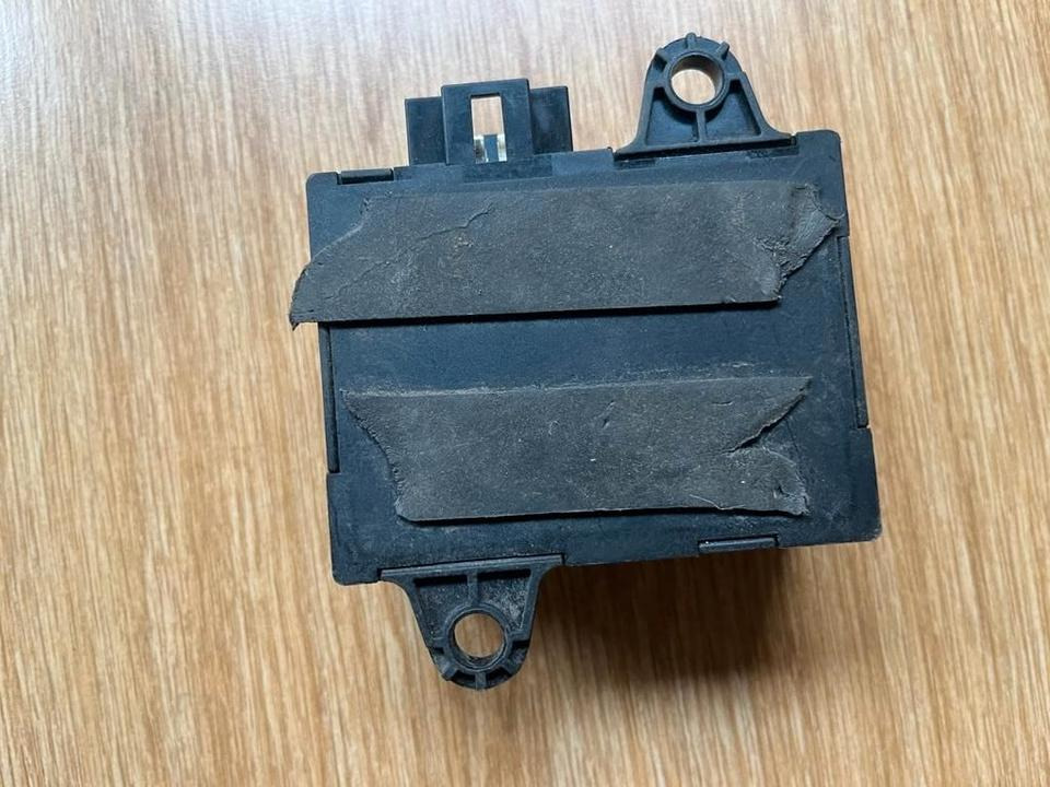 Mercedes Benz Vito W638 Wegfahrsperre Modul 0335456032 - Блок за управление за Камион: снимка 4 Mercedes Benz Vito W638 Wegfahrsperre Modul 0335456032 - Блок за управление за Камион: снимка 4