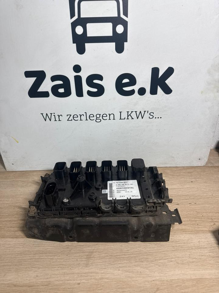 Mercedes Frontmodul CONTINENTAL A0004462661 - Блок за управление за Камион: снимка 1 Mercedes Frontmodul CONTINENTAL A0004462661 - Блок за управление за Камион: снимка 1