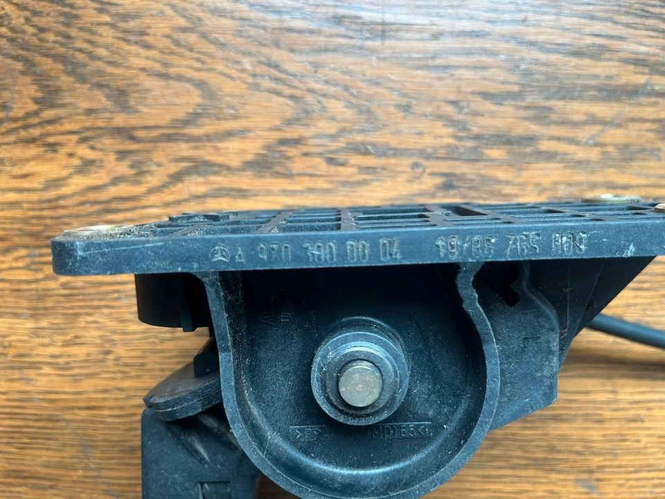 Mercedes Gaspedal A9703000004 - Педал за Камион: снимка 2 Mercedes Gaspedal A9703000004 - Педал за Камион: снимка 2