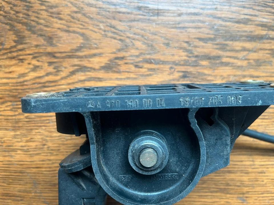 Mercedes Gaspedal A9703000004 - Педал за Камион: снимка 2 Mercedes Gaspedal A9703000004 - Педал за Камион: снимка 2