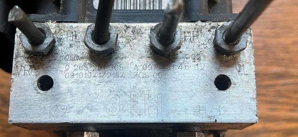 Mercedes Sprinter Hydraulikblock ABS Pumpe A0074314612 - Хидравлика за Камион: снимка 2 Mercedes Sprinter Hydraulikblock ABS Pumpe A0074314612 - Хидравлика за Камион: снимка 2