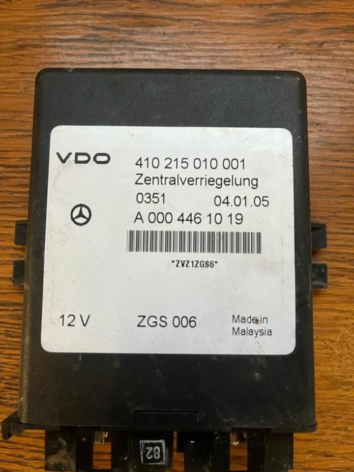 Mercedes VDO Zentralverriegelung Steuergerät A0004461019 - Блок за управление за Камион: снимка 2 Mercedes VDO Zentralverriegelung Steuergerät A0004461019 - Блок за управление за Камион: снимка 2