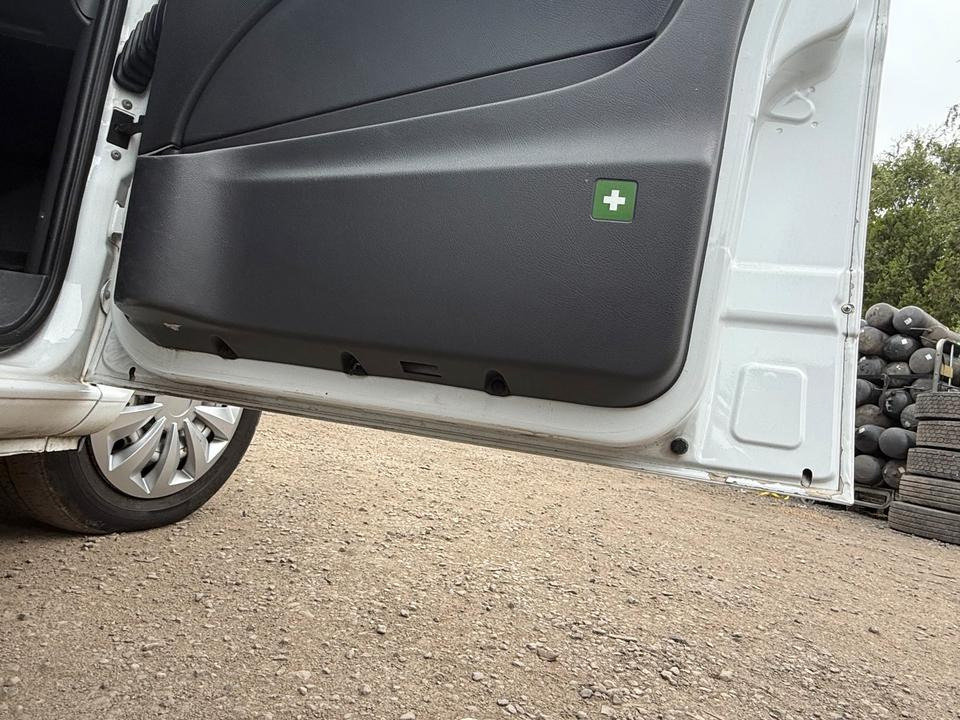 Mercedes VITO Beifahrertür Rechts komplett BJ 2012 - Врата и части за Лекотоварен автомобил: снимка 4 Mercedes VITO Beifahrertür Rechts komplett BJ 2012 - Врата и части за Лекотоварен автомобил: снимка 4