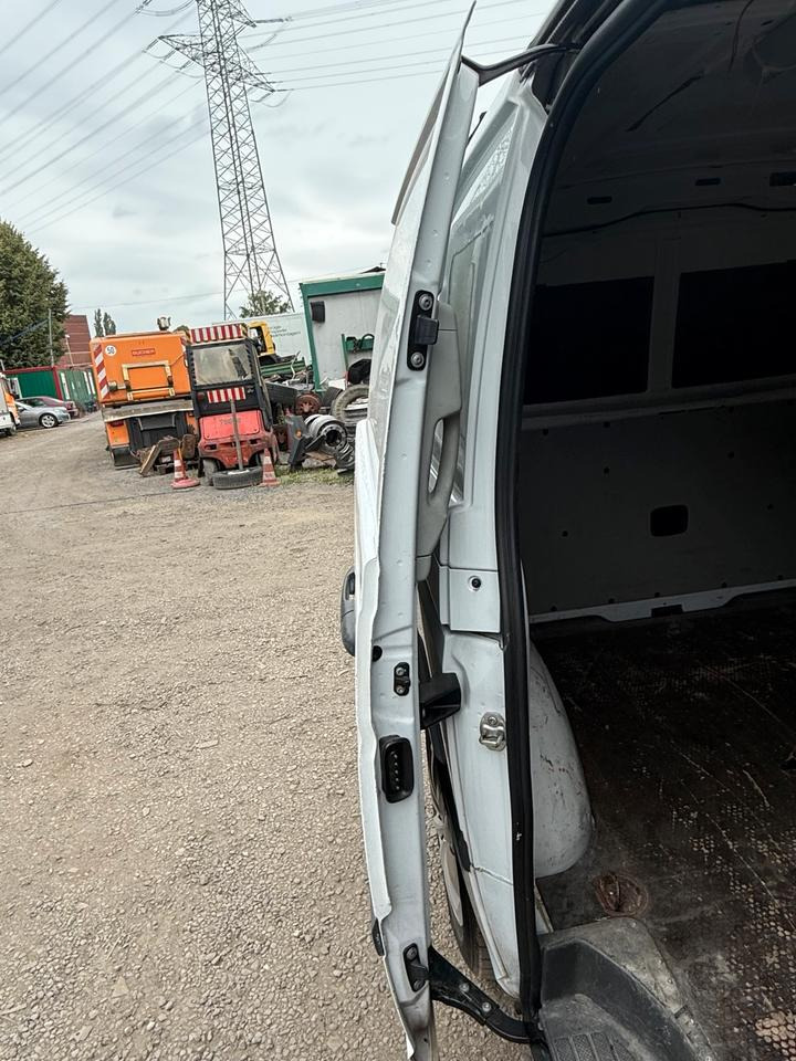 Mercedes VITO Seitentür Schiebetür BJ 2012 - Врата и части за Лекотоварен автомобил: снимка 2 Mercedes VITO Seitentür Schiebetür BJ 2012 - Врата и части за Лекотоварен автомобил: снимка 2