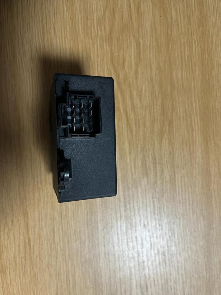 Mercedes VITO W638 Steuergerät Wegfahrsperre 0265451732 - Блок за управление за Камион: снимка 3 Mercedes VITO W638 Steuergerät Wegfahrsperre 0265451732 - Блок за управление за Камион: снимка 3