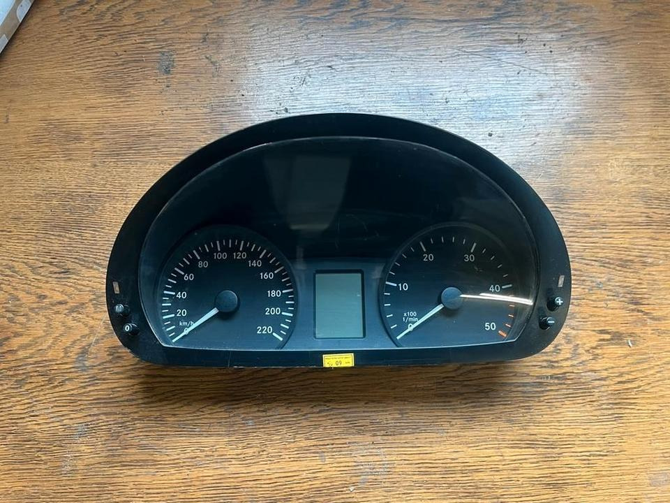 Mercedes Vito Viano W639 Kombiinstrument Tacho A6394464921 - Табло за Камион: снимка 1 Mercedes Vito Viano W639 Kombiinstrument Tacho A6394464921 - Табло за Камион: снимка 1