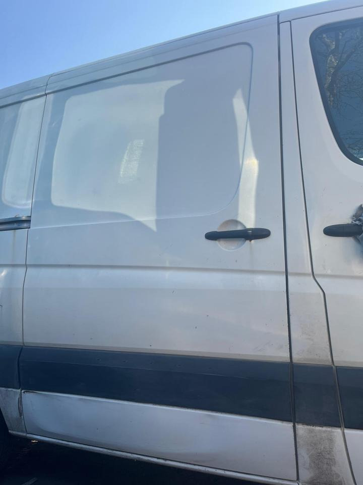 VW Crafter Seitentür, Schiebetür rechts Flachdach Mittellang - Резервни части: снимка 1 VW Crafter Seitentür, Schiebetür rechts Flachdach Mittellang - Резервни части: снимка 1