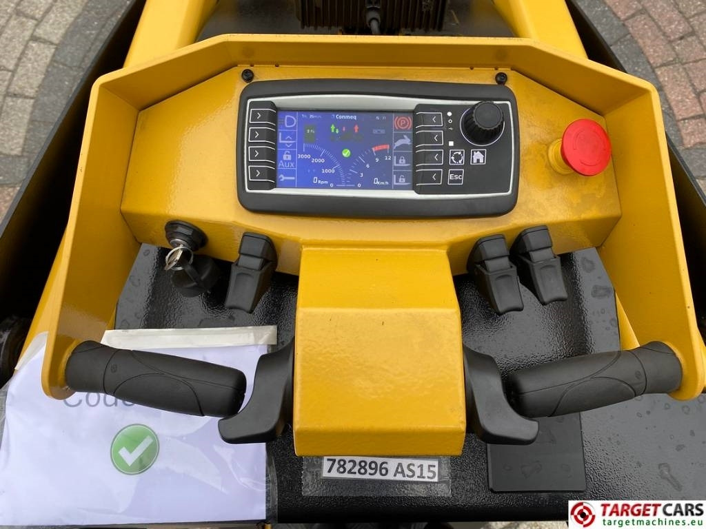Нови Мини челен товарач Conmeq AS15 Mini Skid Steer Loader 4x4 Electric: снимка 8