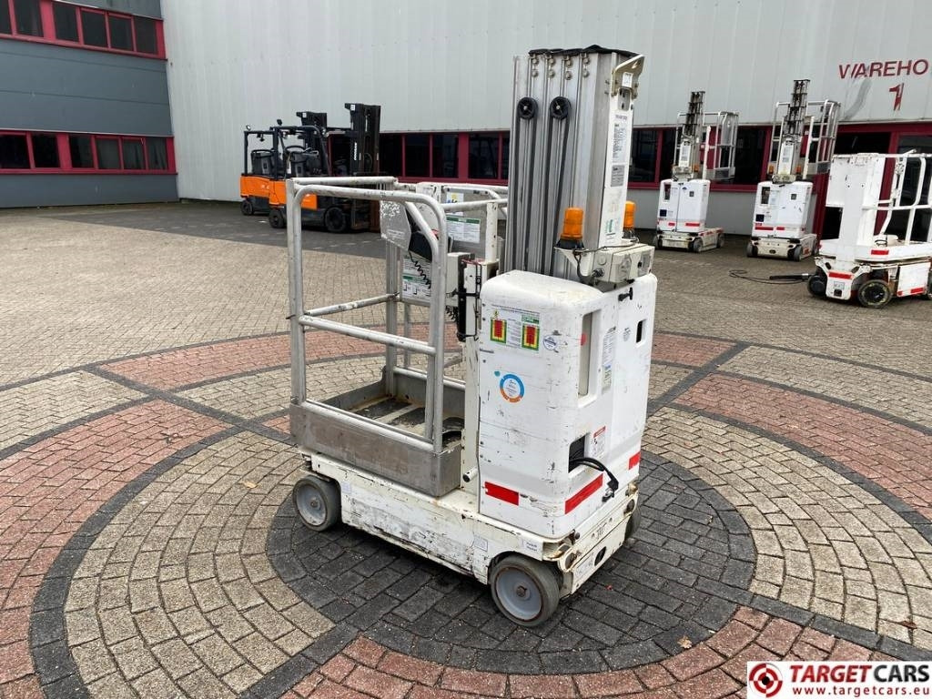 Genie GR-20 RunAbout Electric Vertical Mast Lift 802cm - Вертикална работна платформа: снимка 4 Genie GR-20 RunAbout Electric Vertical Mast Lift 802cm - Вертикална работна платформа: снимка 4