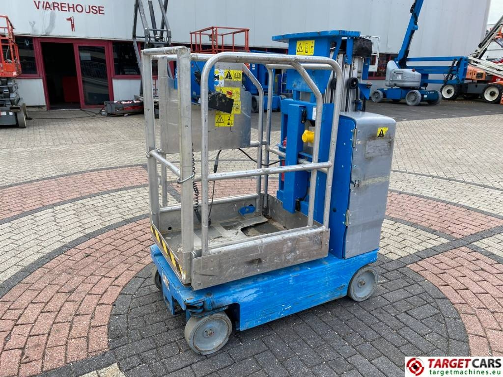 Genie GR15 RunAbout Electric Vertical Mast Lift 652cm - Вертикална работна платформа: снимка 1 Genie GR15 RunAbout Electric Vertical Mast Lift 652cm - Вертикална работна платформа: снимка 1