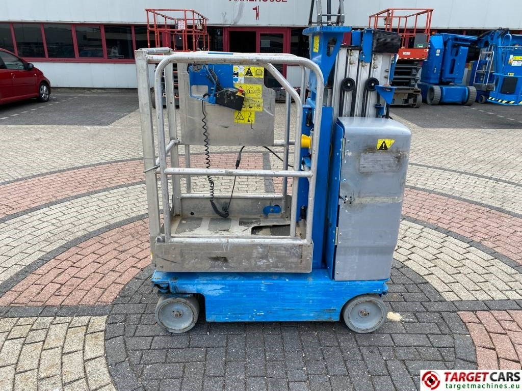 Genie GR15 RunAbout Electric Vertical Mast Lift 652cm - Вертикална работна платформа: снимка 5 Genie GR15 RunAbout Electric Vertical Mast Lift 652cm - Вертикална работна платформа: снимка 5