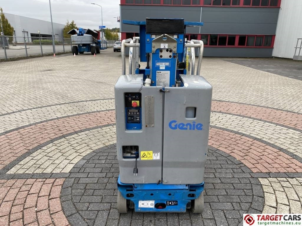 Вертикална работна платформа Genie GR15 Runabout Electric Vertical Mast Lift 652cm: снимка 27