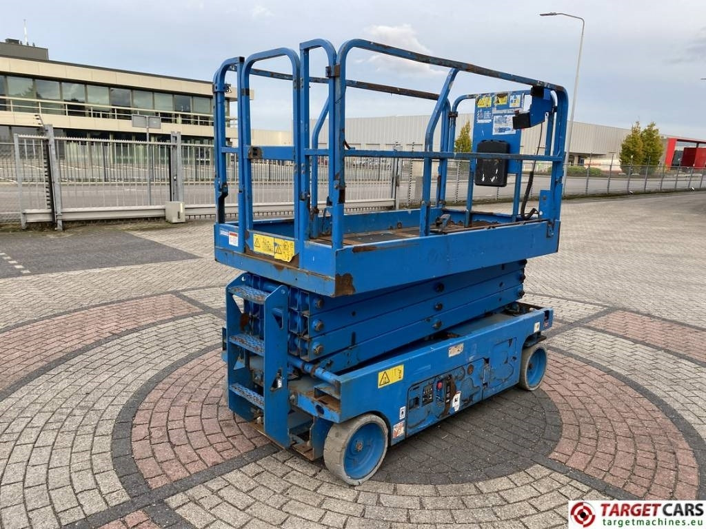 Genie GS-2646 Electric 2646 Scissor Work Lift 992cm - Ножична работна платформа: снимка 3 Genie GS-2646 Electric 2646 Scissor Work Lift 992cm - Ножична работна платформа: снимка 3