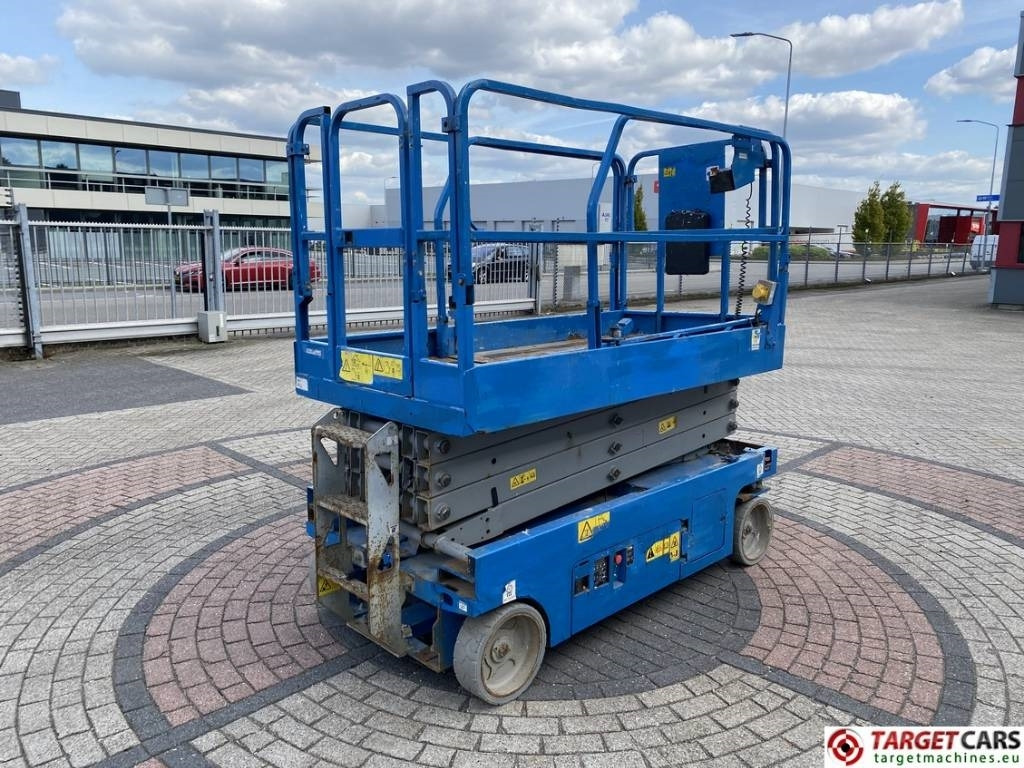 Genie GS-2646 Electric GS2646 Scissor Work Lift 992cm - Ножична работна платформа: снимка 3 Genie GS-2646 Electric GS2646 Scissor Work Lift 992cm - Ножична работна платформа: снимка 3