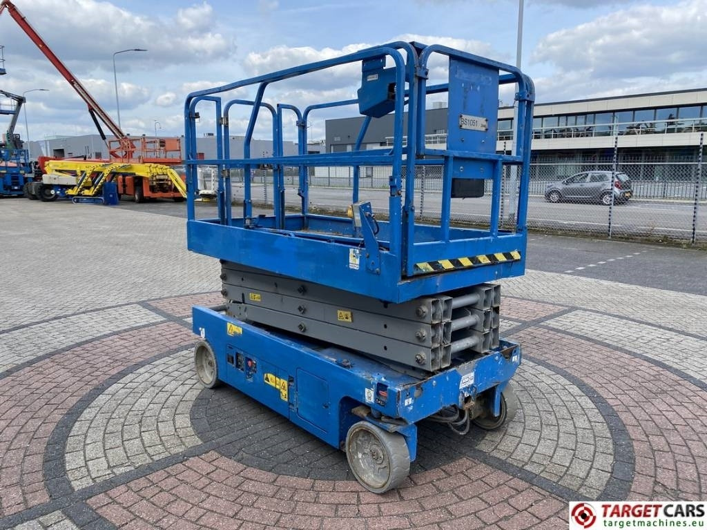 Genie GS-2646 Electric GS2646 Scissor Work Lift 992cm - Ножична работна платформа: снимка 2 Genie GS-2646 Electric GS2646 Scissor Work Lift 992cm - Ножична работна платформа: снимка 2