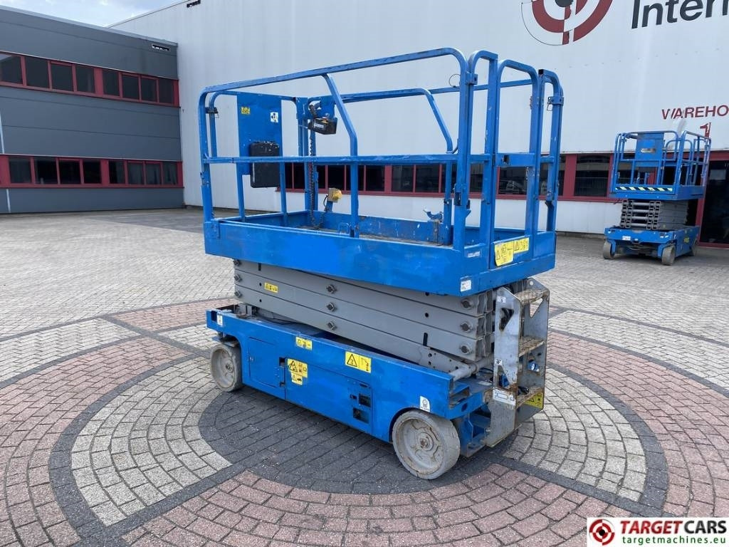 Genie GS-2646 Electric GS2646 Scissor Work Lift 992cm - Ножична работна платформа: снимка 4 Genie GS-2646 Electric GS2646 Scissor Work Lift 992cm - Ножична работна платформа: снимка 4
