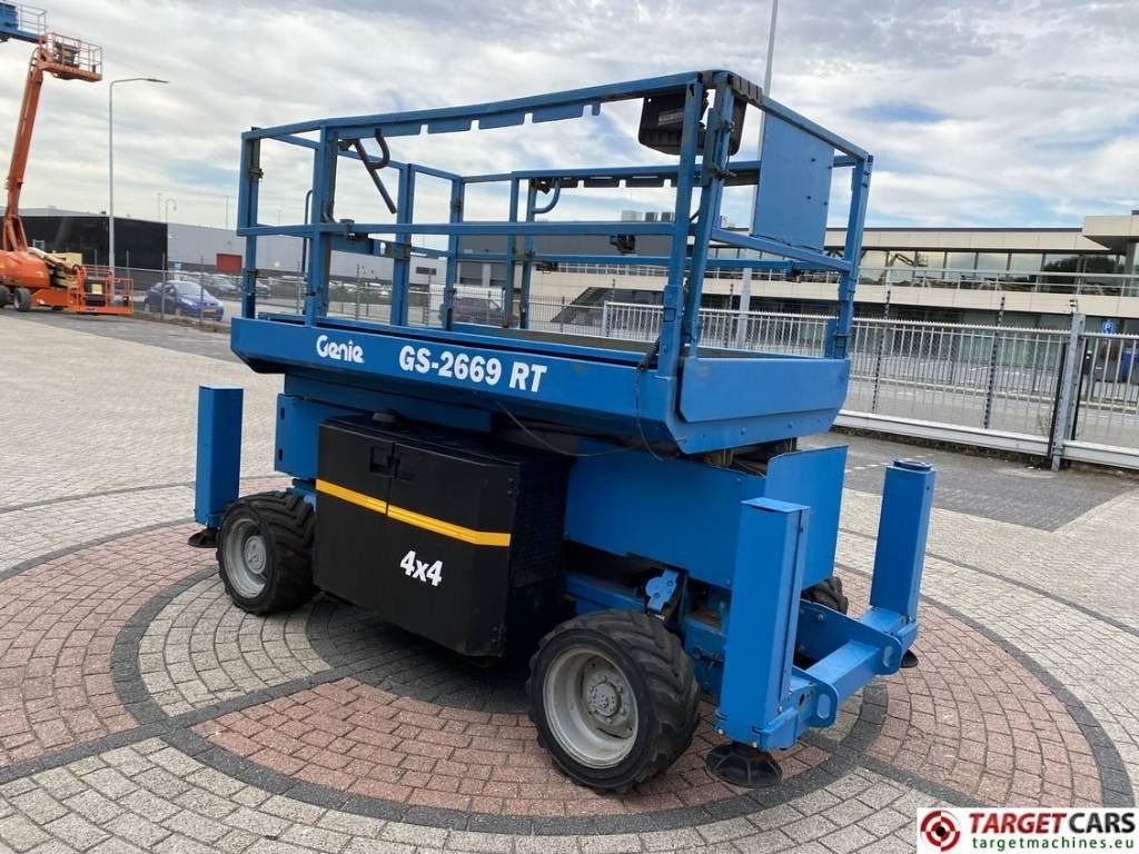 Genie GS-2669RT Diesel 4x4 Scissor Work Lift 1000cm - Ножична работна платформа: снимка 2 Genie GS-2669RT Diesel 4x4 Scissor Work Lift 1000cm - Ножична работна платформа: снимка 2