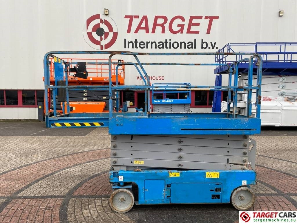 Genie GS-3246 Electric Scissor Work Lift 1175cm - Ножична работна платформа: снимка 4 Genie GS-3246 Electric Scissor Work Lift 1175cm - Ножична работна платформа: снимка 4