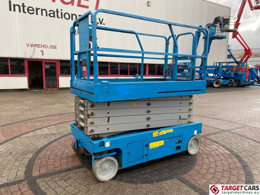 Genie GS-3246 Electric Scissor Work Lift 1175cm - Ножична работна платформа: снимка 1 Genie GS-3246 Electric Scissor Work Lift 1175cm - Ножична работна платформа: снимка 1
