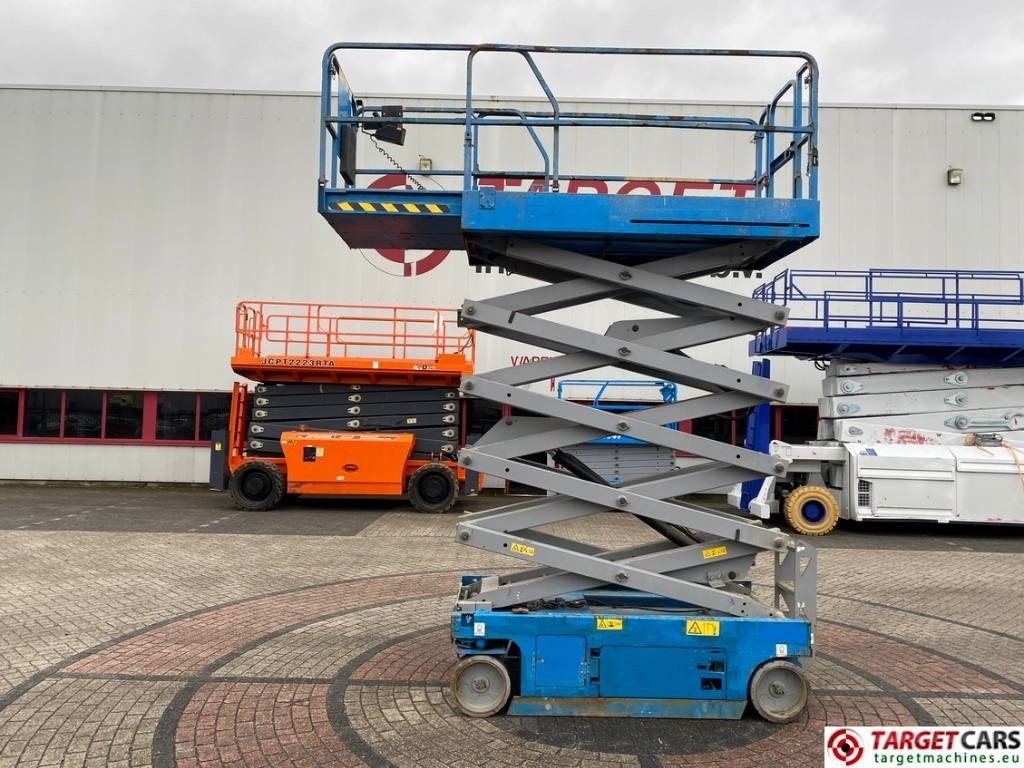 Genie GS-3246 Electric Scissor Work Lift 1175cm - Ножична работна платформа: снимка 5 Genie GS-3246 Electric Scissor Work Lift 1175cm - Ножична работна платформа: снимка 5