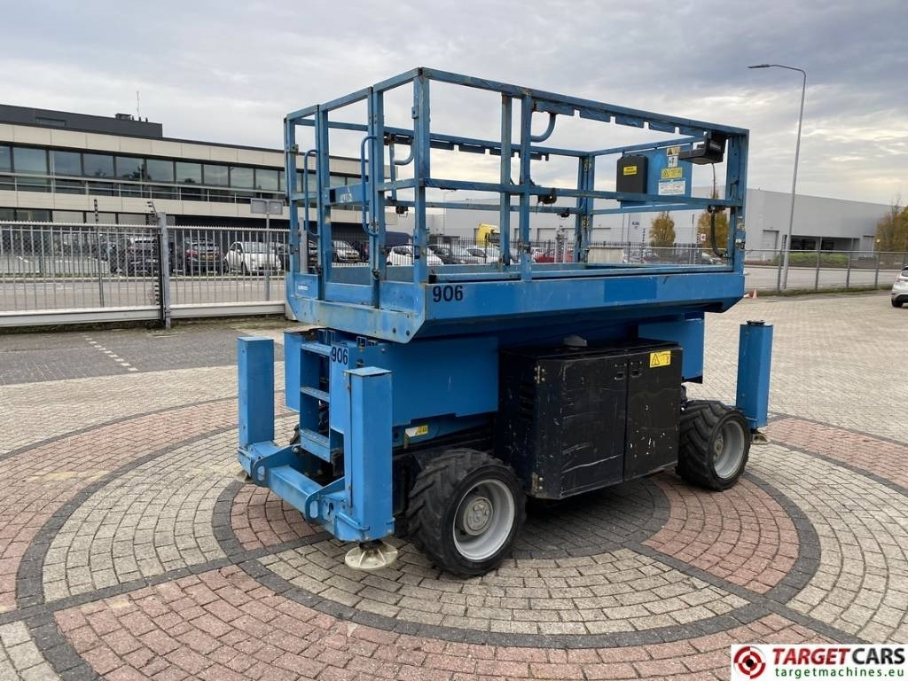 Genie GS-3369RT Diesel 4x4 Scissor Work Lift 1196cm - Ножична работна платформа: снимка 3 Genie GS-3369RT Diesel 4x4 Scissor Work Lift 1196cm - Ножична работна платформа: снимка 3