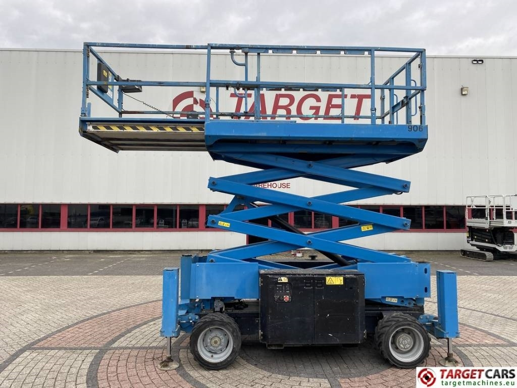 Genie GS-3369RT Diesel 4x4 Scissor Work Lift 1196cm - Ножична работна платформа: снимка 5 Genie GS-3369RT Diesel 4x4 Scissor Work Lift 1196cm - Ножична работна платформа: снимка 5