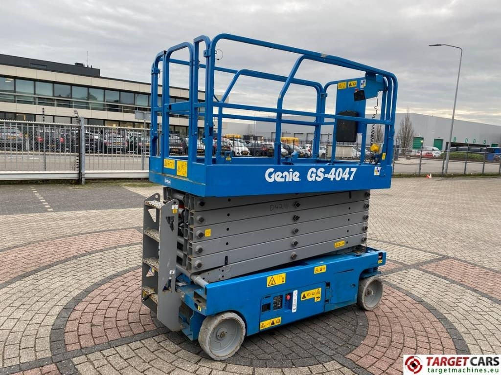 Genie GS-4047 Electric GS4047 Scissor Work Lift 1389cm - Ножична работна платформа: снимка 3 Genie GS-4047 Electric GS4047 Scissor Work Lift 1389cm - Ножична работна платформа: снимка 3