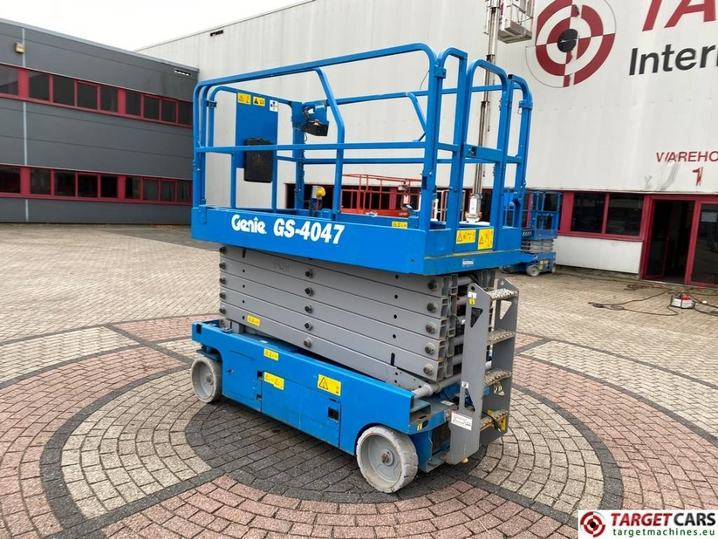 Genie GS-4047 Electric GS4047 Scissor Work Lift 1389cm - Ножична работна платформа: снимка 4 Genie GS-4047 Electric GS4047 Scissor Work Lift 1389cm - Ножична работна платформа: снимка 4
