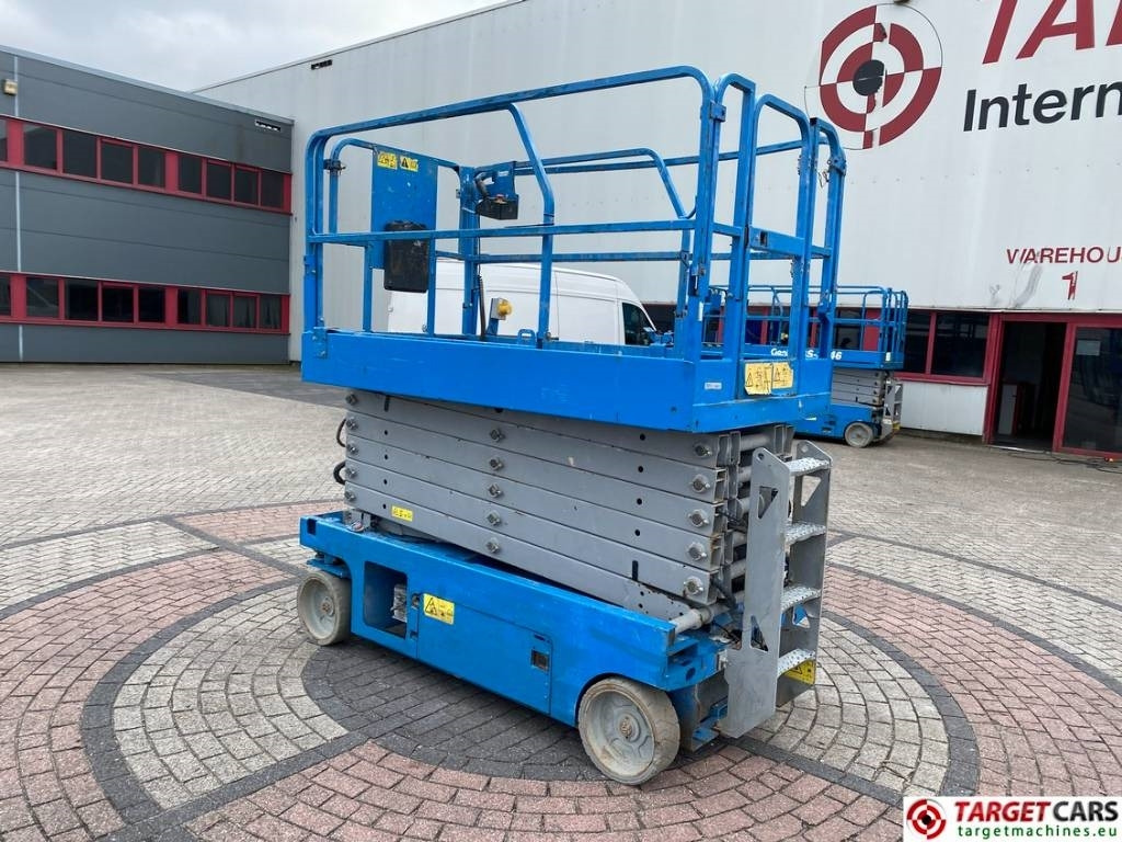 Genie GS-4047 Electric Scissor Work Lift 1389cm - Ножична работна платформа: снимка 4 Genie GS-4047 Electric Scissor Work Lift 1389cm - Ножична работна платформа: снимка 4