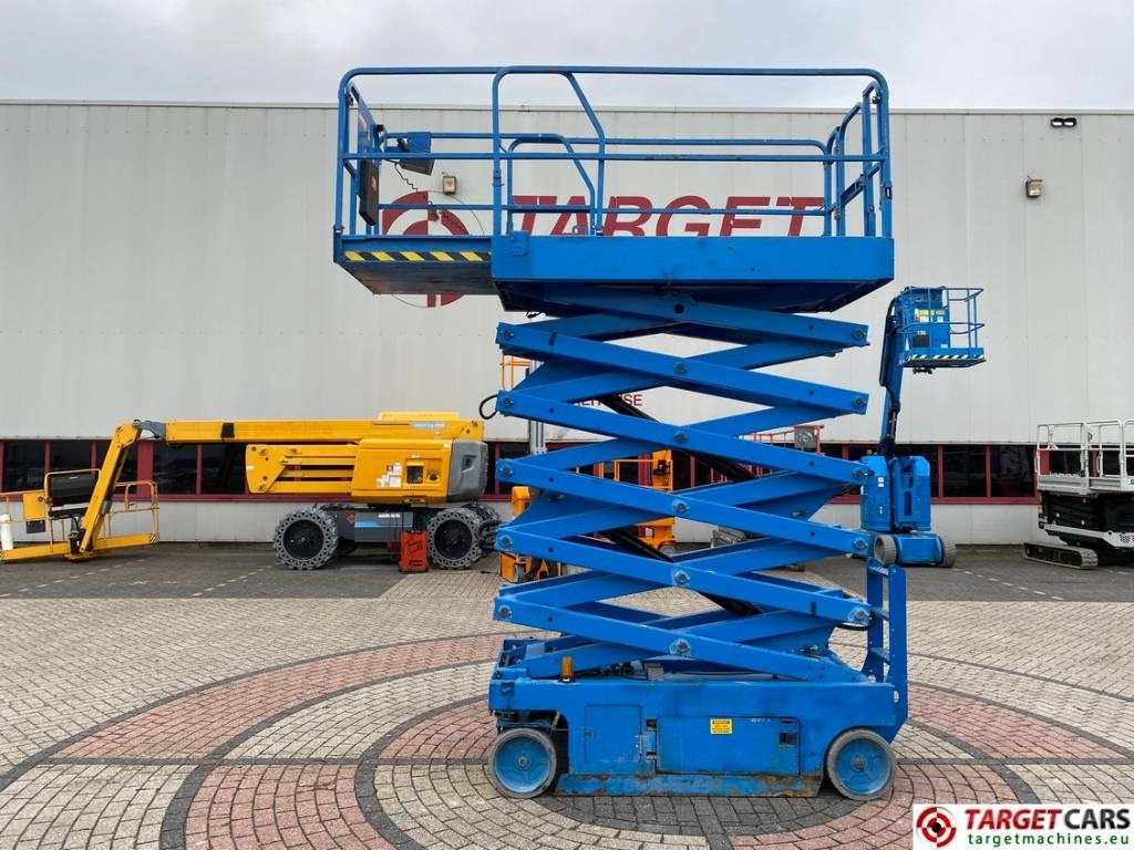 Genie GS-4047 Electric Scissor Work Lift 1389cm  - Ножична работна платформа: снимка 5 Genie GS-4047 Electric Scissor Work Lift 1389cm  - Ножична работна платформа: снимка 5