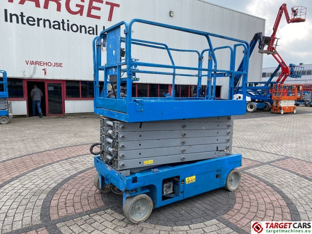 Genie GS-4047 Electric Scissor Work Lift 1389cm - Ножична работна платформа: снимка 1 Genie GS-4047 Electric Scissor Work Lift 1389cm - Ножична работна платформа: снимка 1