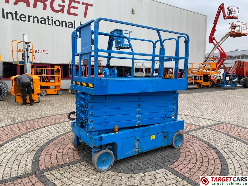 Genie GS-4047 Electric Scissor Work Lift 1389cm  - Ножична работна платформа: снимка 1 Genie GS-4047 Electric Scissor Work Lift 1389cm  - Ножична работна платформа: снимка 1