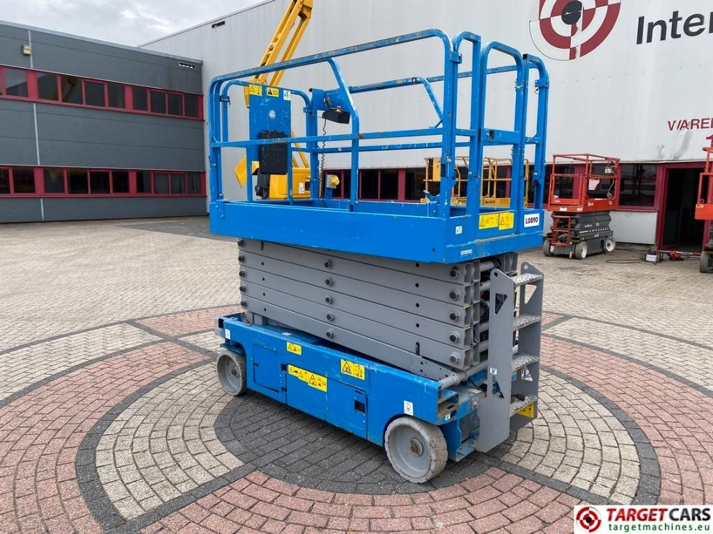 Genie GS-4047 Electric Scissor Work Lift 1389cm - Ножична работна платформа: снимка 4 Genie GS-4047 Electric Scissor Work Lift 1389cm - Ножична работна платформа: снимка 4