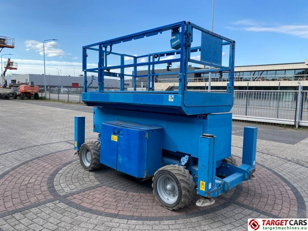 Genie GS-4069DC Electric 4x4 Scissor Work Lift 1412cm - Ножична работна платформа: снимка 2 Genie GS-4069DC Electric 4x4 Scissor Work Lift 1412cm - Ножична работна платформа: снимка 2