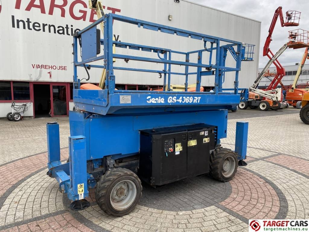 Genie GS-4069RT Diesel 4x4 Scissor Work Lift 1412cm  - Ножична работна платформа: снимка 1 Genie GS-4069RT Diesel 4x4 Scissor Work Lift 1412cm  - Ножична работна платформа: снимка 1