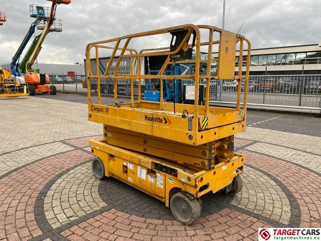 Haulotte Compact 10 Electric Scissor Work Lift 1015cm - Ножична работна платформа: снимка 2 Haulotte Compact 10 Electric Scissor Work Lift 1015cm - Ножична работна платформа: снимка 2