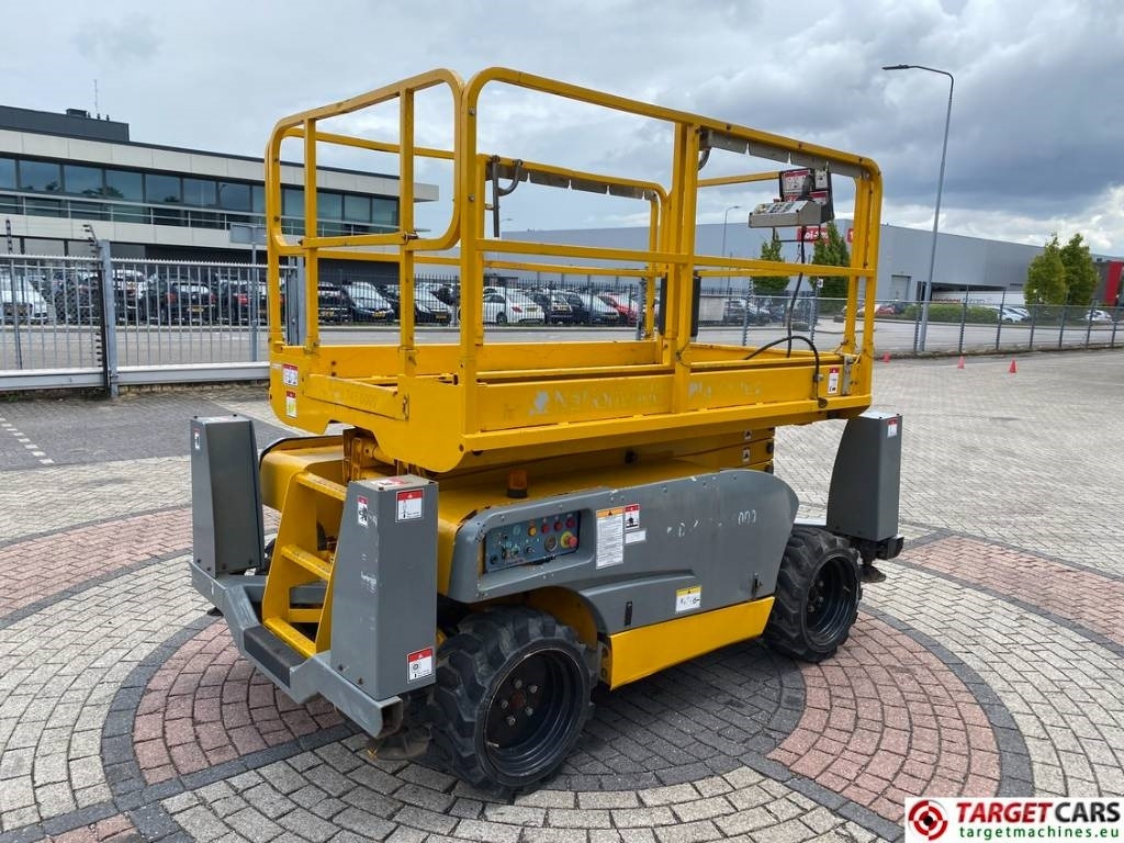 Haulotte Compact 10DX Diesel 4x4 Scissor Work Lift 1015cm - Ножична работна платформа: снимка 3 Haulotte Compact 10DX Diesel 4x4 Scissor Work Lift 1015cm - Ножична работна платформа: снимка 3