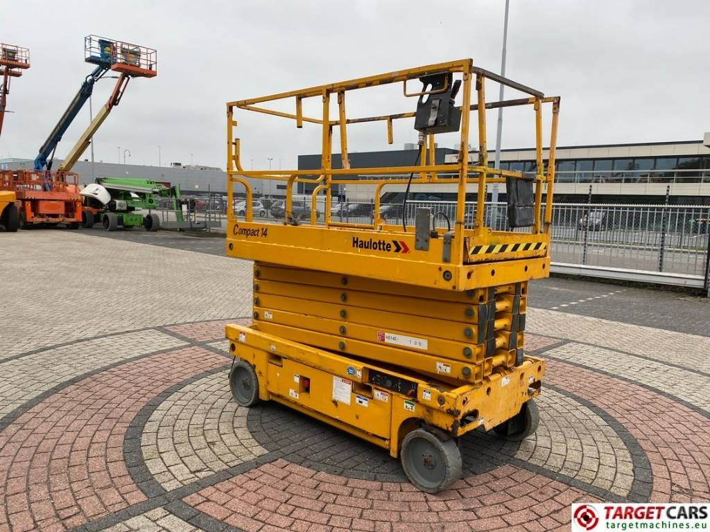 Haulotte Compact 14 Electric Scissor Work Lift 1385cm - Ножична работна платформа: снимка 2 Haulotte Compact 14 Electric Scissor Work Lift 1385cm - Ножична работна платформа: снимка 2
