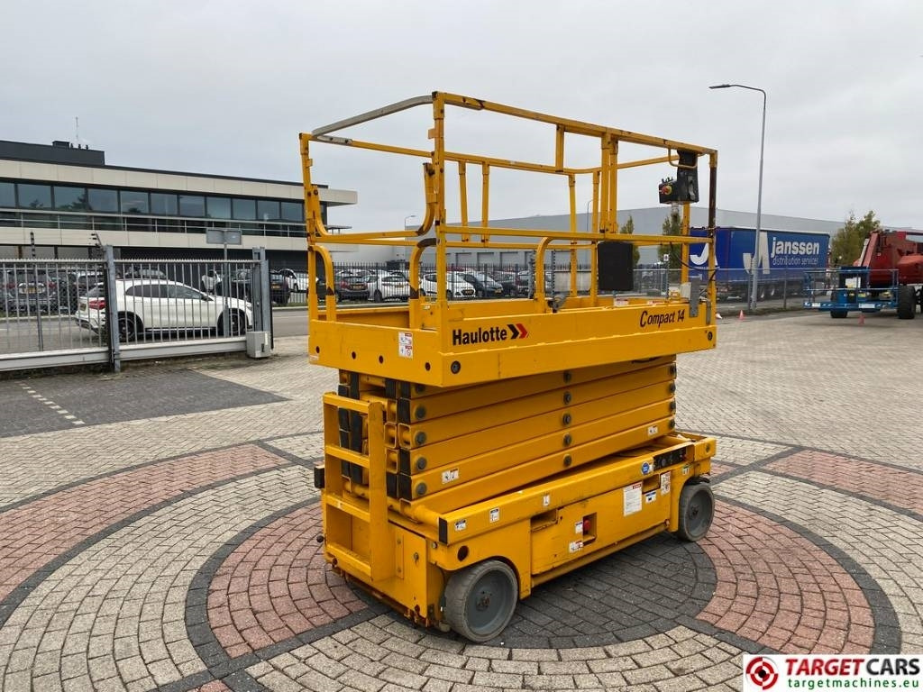 Haulotte Compact 14 Electric Scissor Work Lift 1385cm - Ножична работна платформа: снимка 3 Haulotte Compact 14 Electric Scissor Work Lift 1385cm - Ножична работна платформа: снимка 3