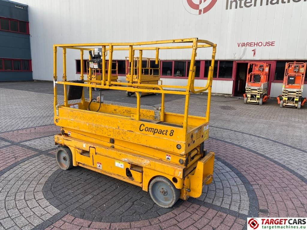 Haulotte Compact 8 Electric Scissor Work Lift 818cm - Ножична работна платформа: снимка 4 Haulotte Compact 8 Electric Scissor Work Lift 818cm - Ножична работна платформа: снимка 4