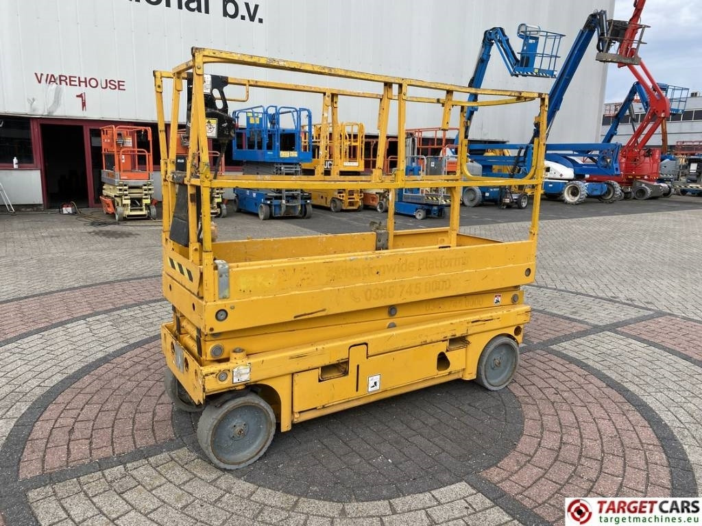 Haulotte Compact 8 Electric Scissor Work Lift 818cm - Ножична работна платформа: снимка 1 Haulotte Compact 8 Electric Scissor Work Lift 818cm - Ножична работна платформа: снимка 1