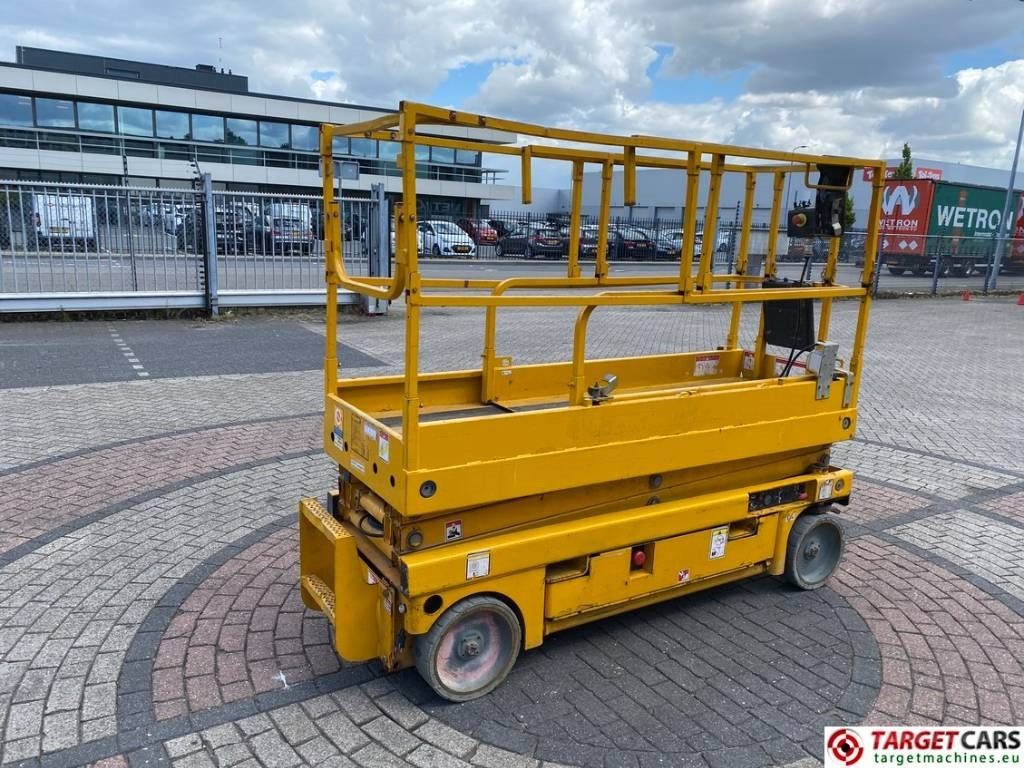 Haulotte Compact 8 Electric Scissor Work Lift 818cm - Ножична работна платформа: снимка 3 Haulotte Compact 8 Electric Scissor Work Lift 818cm - Ножична работна платформа: снимка 3