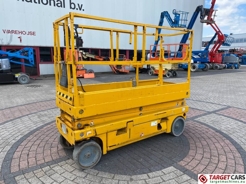 Haulotte Compact 8 Electric Scissor Work Lift 818cm - Ножична работна платформа: снимка 1 Haulotte Compact 8 Electric Scissor Work Lift 818cm - Ножична работна платформа: снимка 1