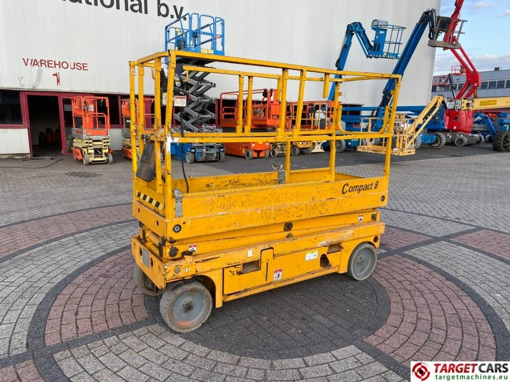 Haulotte Compact 8 Electric Scissor Work Lift 818cm - Ножична работна платформа: снимка 1 Haulotte Compact 8 Electric Scissor Work Lift 818cm - Ножична работна платформа: снимка 1