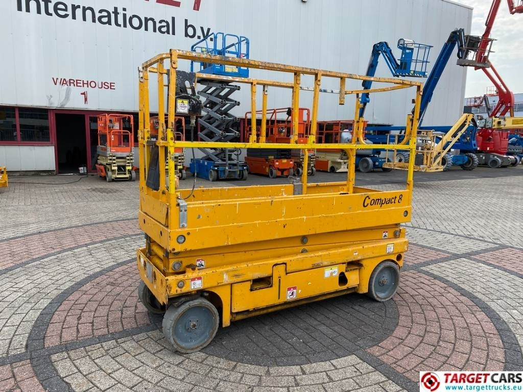 Haulotte Compact 8 Electric Scissor Work Lift 818cm - Ножична работна платформа: снимка 1 Haulotte Compact 8 Electric Scissor Work Lift 818cm - Ножична работна платформа: снимка 1