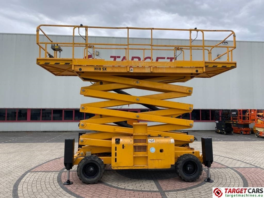 Haulotte H18SDX Diesel H18SX Scissor 4x4 Work Lift 1800cm - Ножична работна платформа: снимка 5 Haulotte H18SDX Diesel H18SX Scissor 4x4 Work Lift 1800cm - Ножична работна платформа: снимка 5